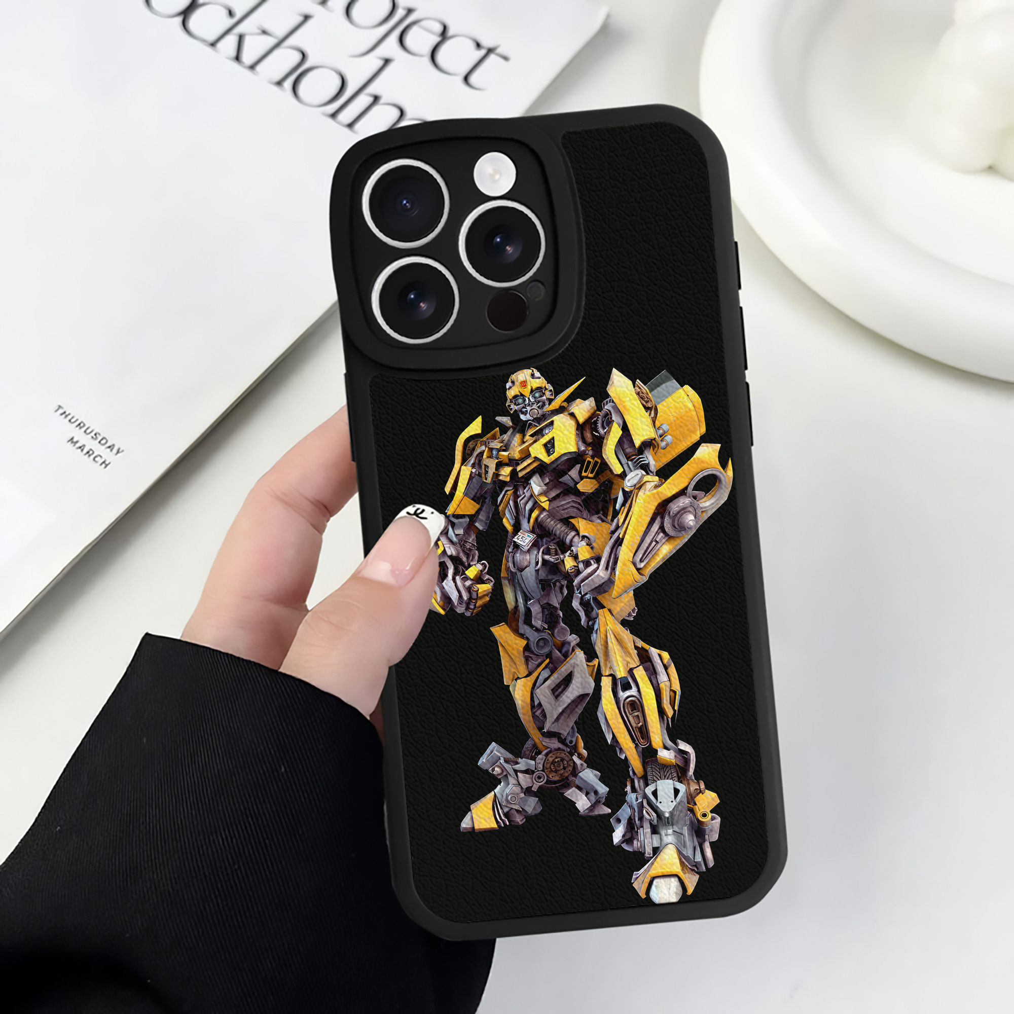 （画像用） Transformers トランスフォーマー 【iPhone 16シリーズ対応】シリコンスマホケース（レザー調） 材質：シリコン